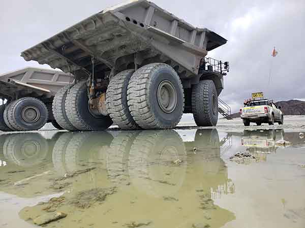 maquinaria pesada Camion minero